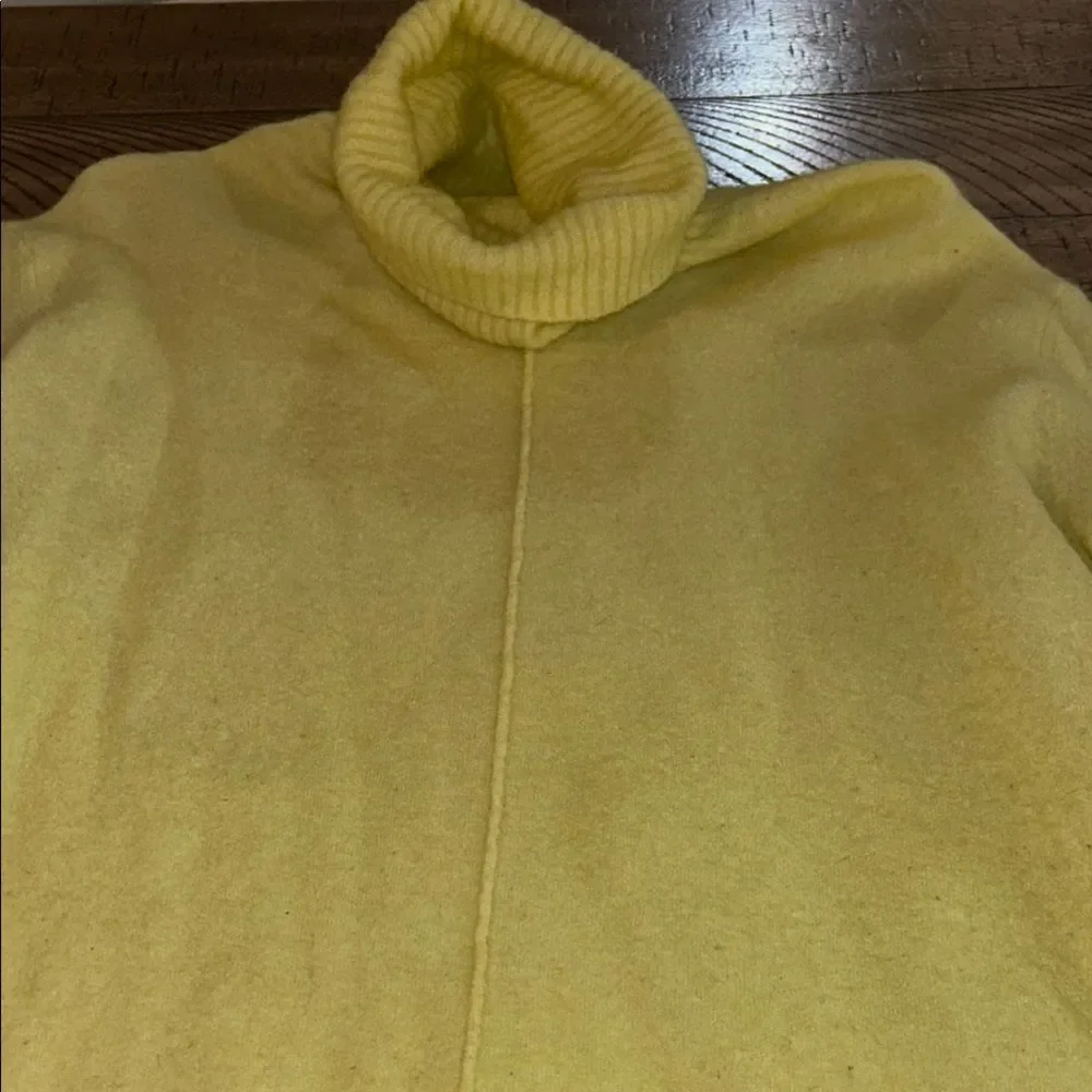 Athleta Yoga 🧘 Soft 🐢 Turtleneck Sweater Hi Low Polish!